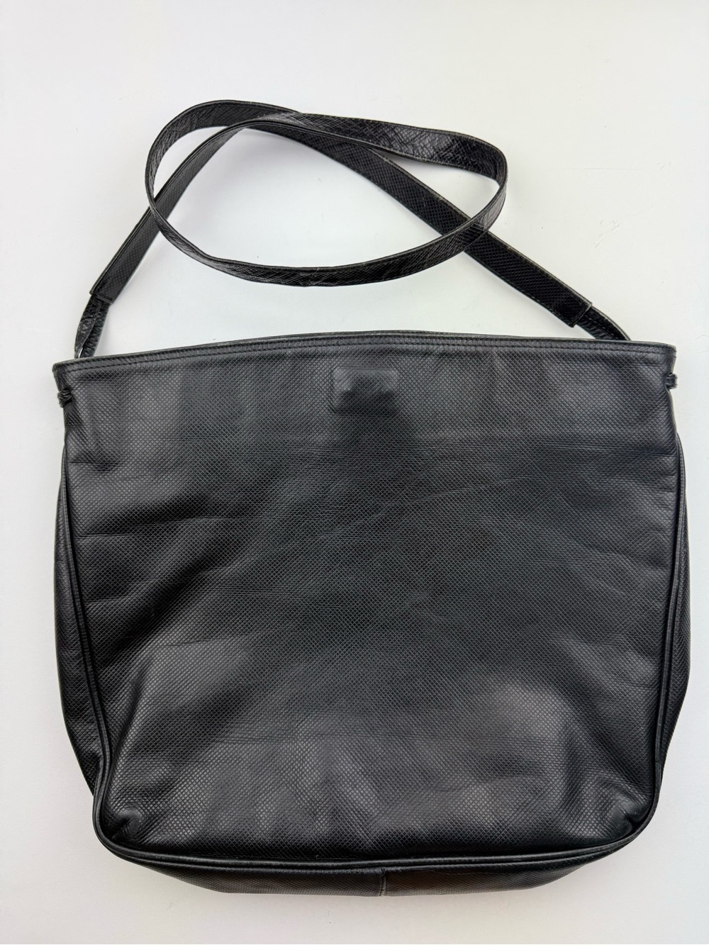 BOTTEGA VENETA Black Cross-Hatch Leather Crossbody Shoulder Bag